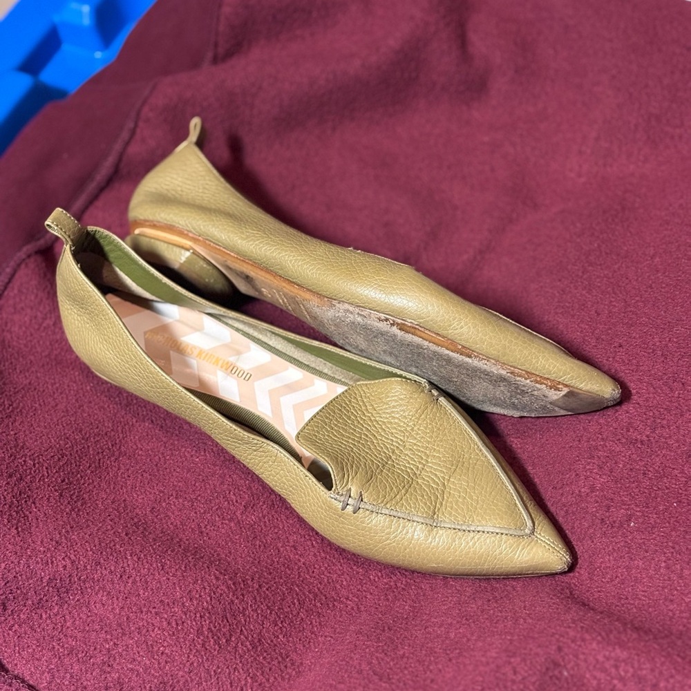 Nicholas Kirkwood Olive Green Pointed Flats, size 42